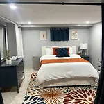 A Cozy 1 Bedroom Apartment