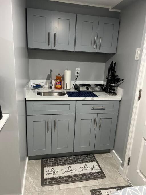 A Cozy 1 Bedroom New York