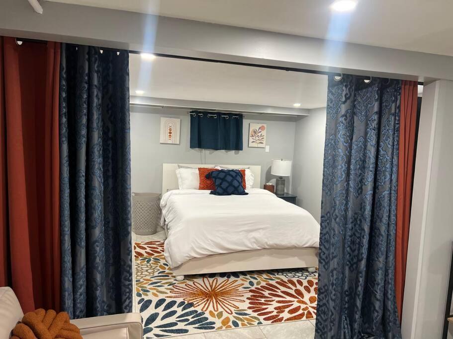 A Cozy 1 Bedroom Apartment *